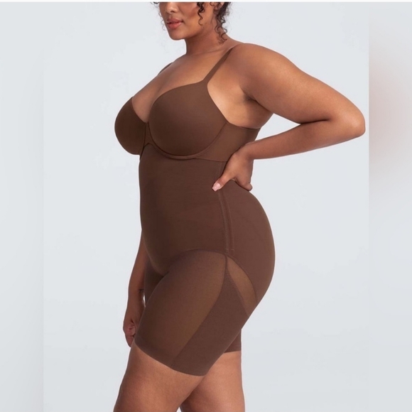 Honeylove SuperPower Short Medium Mocha - Picture 2 of 9